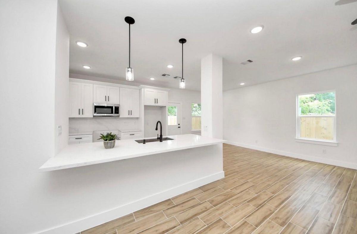 769 Marjorie St - Photo 4 of 4