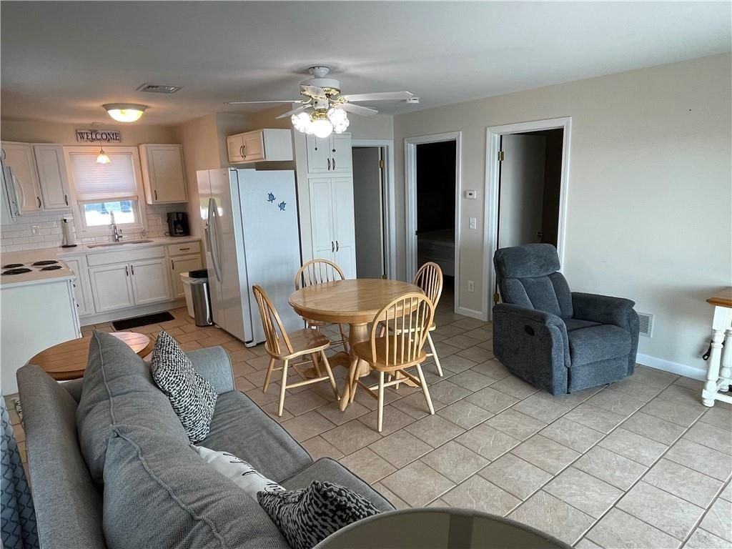 6 Harbor Dr ##B - Photo 3 of 13