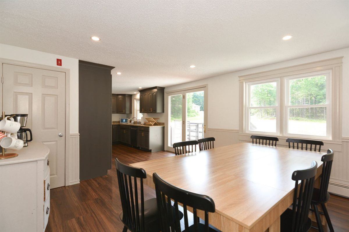 49 Academy Ave - Photo 7 of 32