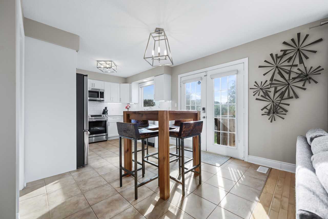 173 Hawkins Drive, Cambridge - Photo 5 of 19