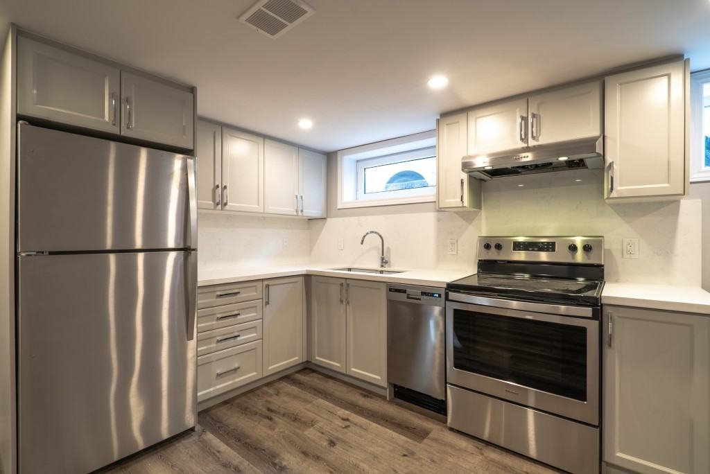 104 East 41st Street - Photo 3 of 18