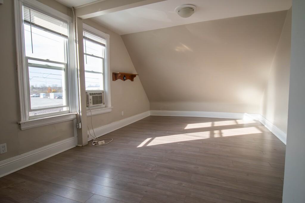 31 Ontario Road - Photo 4 of 14