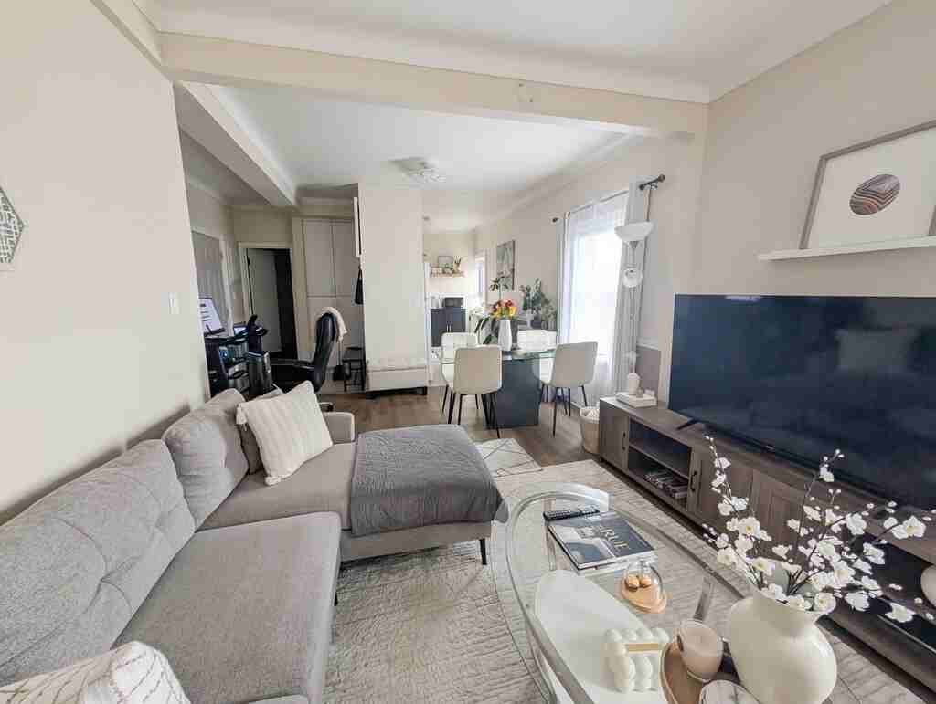 198 Burgar St - Photo 2 of 13