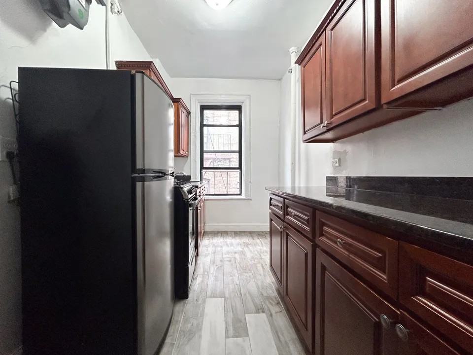 3139 Broadway #24 - Photo 5 of 6