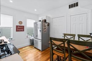 featured image of 7 Hallam St #3