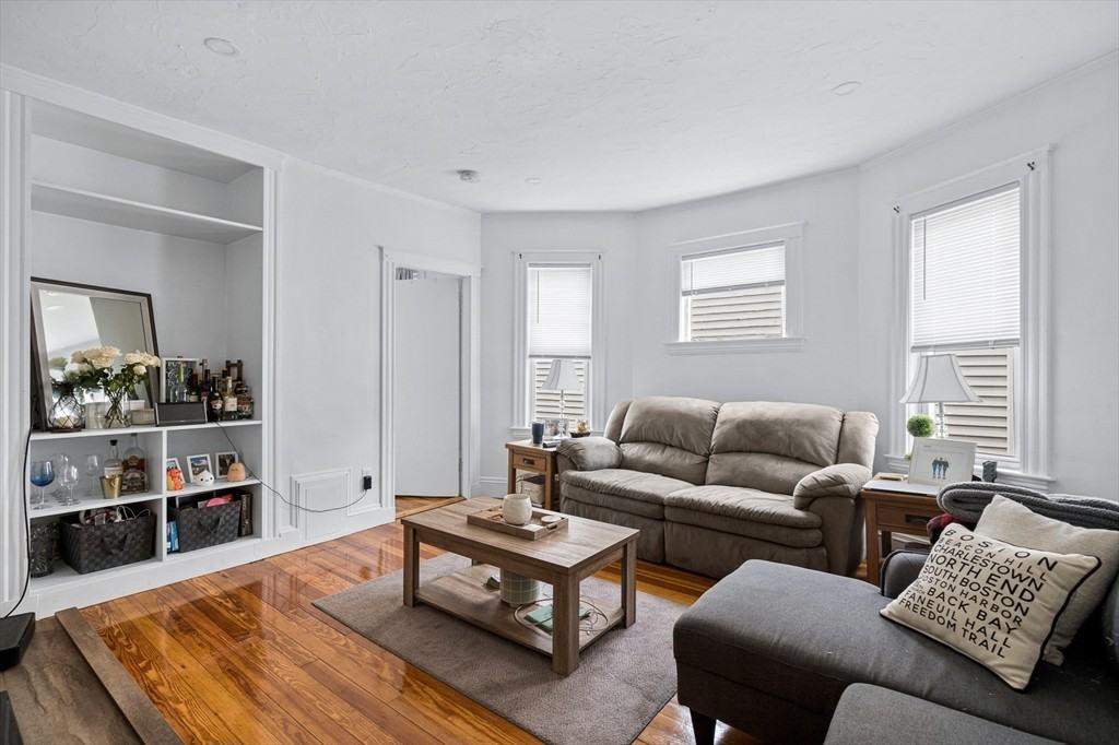 7 Hallam St #3 - Photo 6 of 9