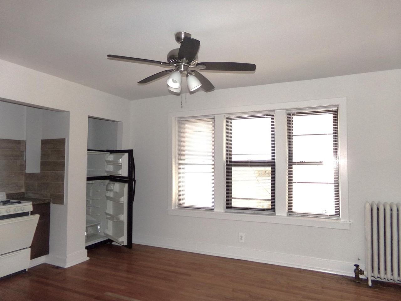1619 W Morse Ave #208 - Photo 3 of 5