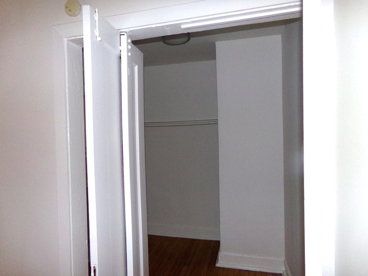 1619 W Morse Ave #208 - Photo 5 of 5