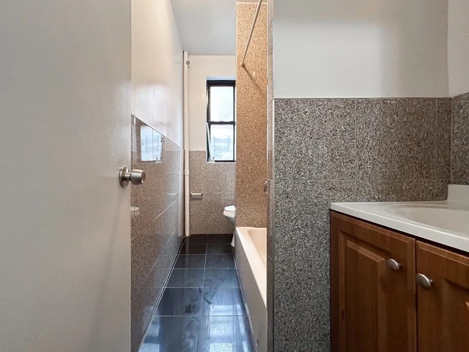 3139 Broadway #24 - Photo 6 of 6