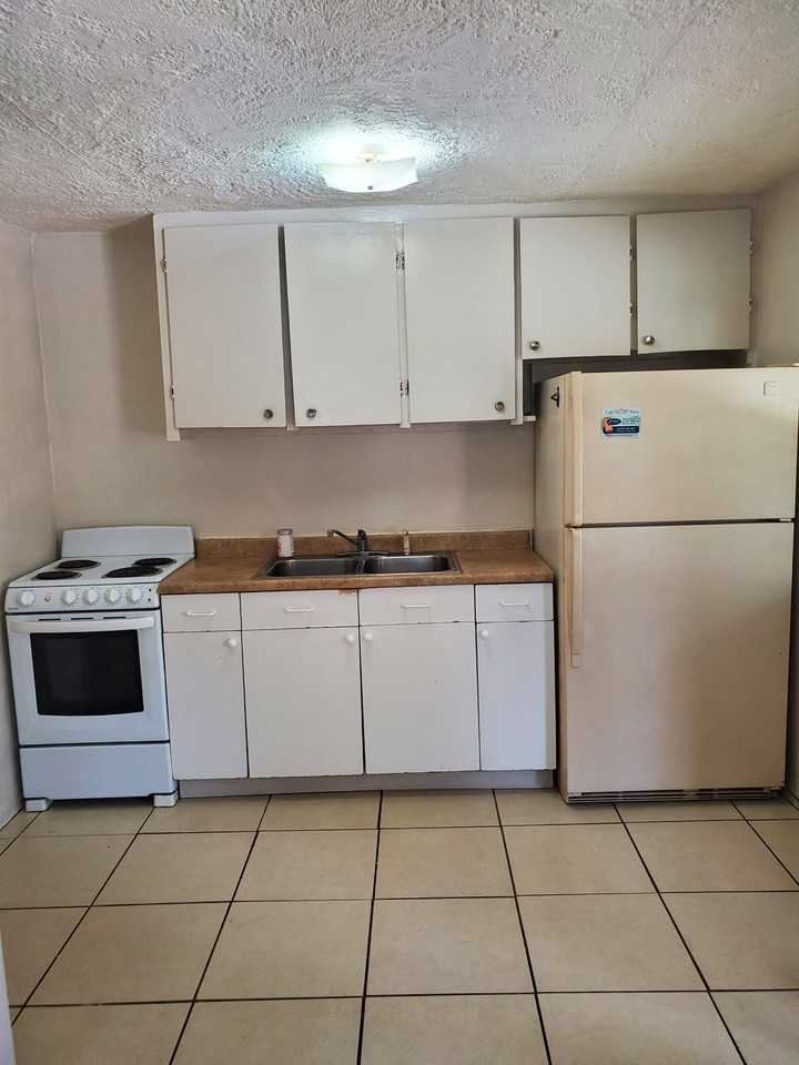 2595 50th Ave N #B3 - Photo 2 of 14