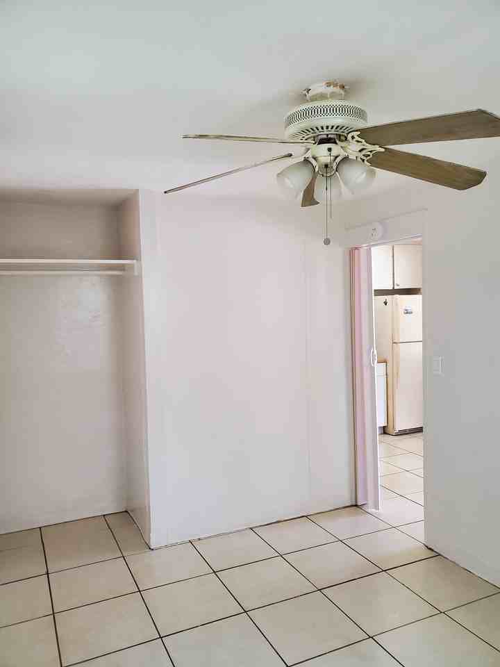 2595 50th Ave N #B3 - Photo 7 of 14