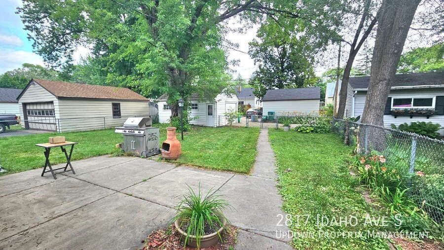 2817 Idaho Ave S - Photo 2 of 15