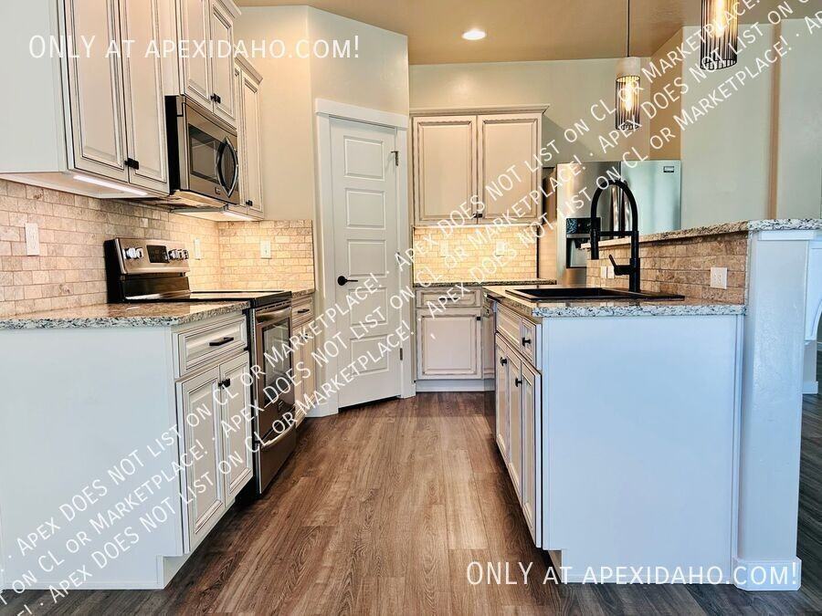 1354 E Argence St - Photo 4 of 35
