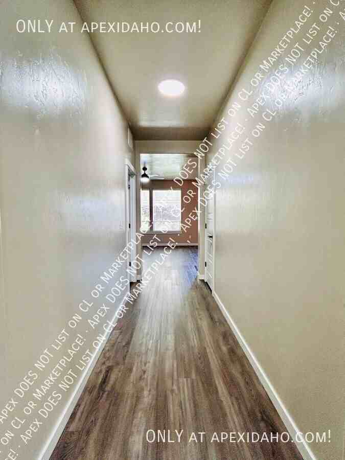 1354 E Argence St - Photo 7 of 35