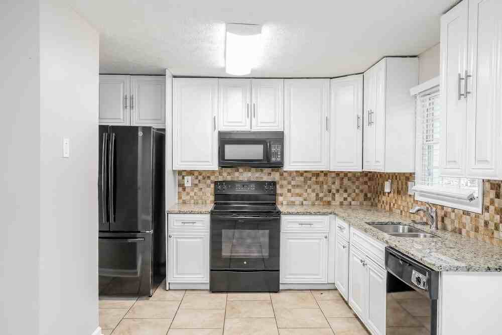4000 Chimney Ridge Way - Photo 7 of 17