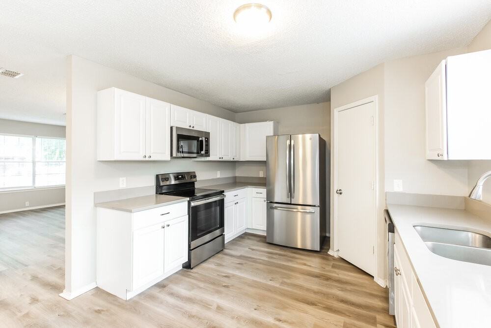 1104 Beechwood Dr - Photo 6 of 17