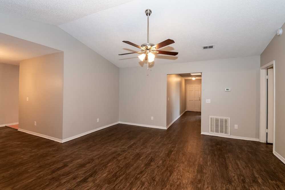 7039 Eagles Perch Dr - Photo 3 of 16