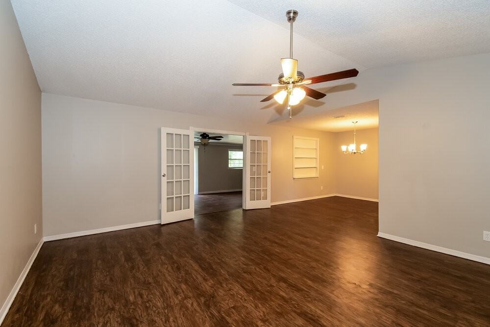 7039 Eagles Perch Dr - Photo 4 of 16