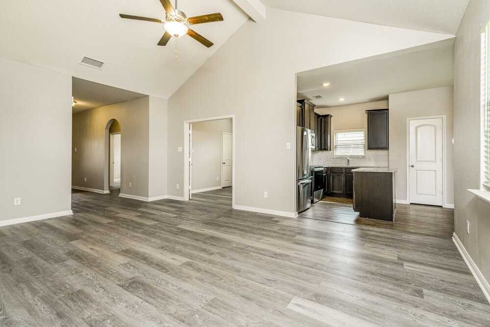 1403 Park Trails Blvd - Photo 4 of 16