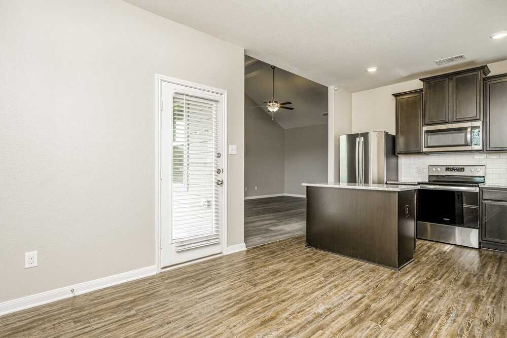 1403 Park Trails Blvd - Photo 5 of 16