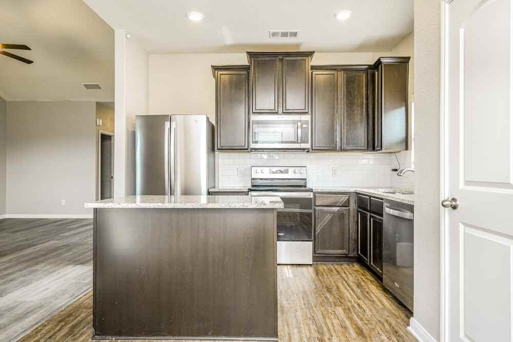 1403 Park Trails Blvd - Photo 7 of 16