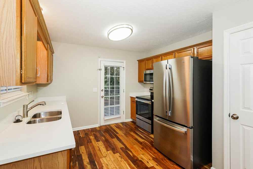 452 Cedar Park Cir - Photo 6 of 16
