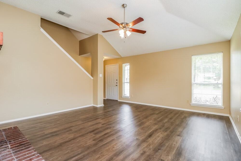 6309 Brookmont Ct - Photo 2 of 15
