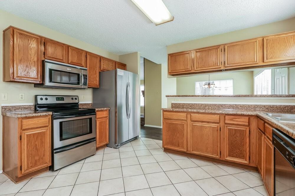 6309 Brookmont Ct - Photo 6 of 15
