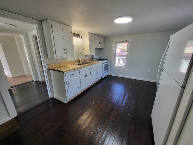 23 Cherry Ln #C - Photo 3 of 9