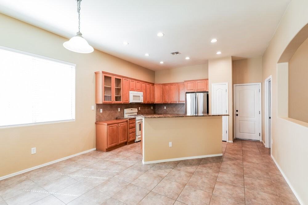 7129 W Autumn Gold Ct - Photo 7 of 16