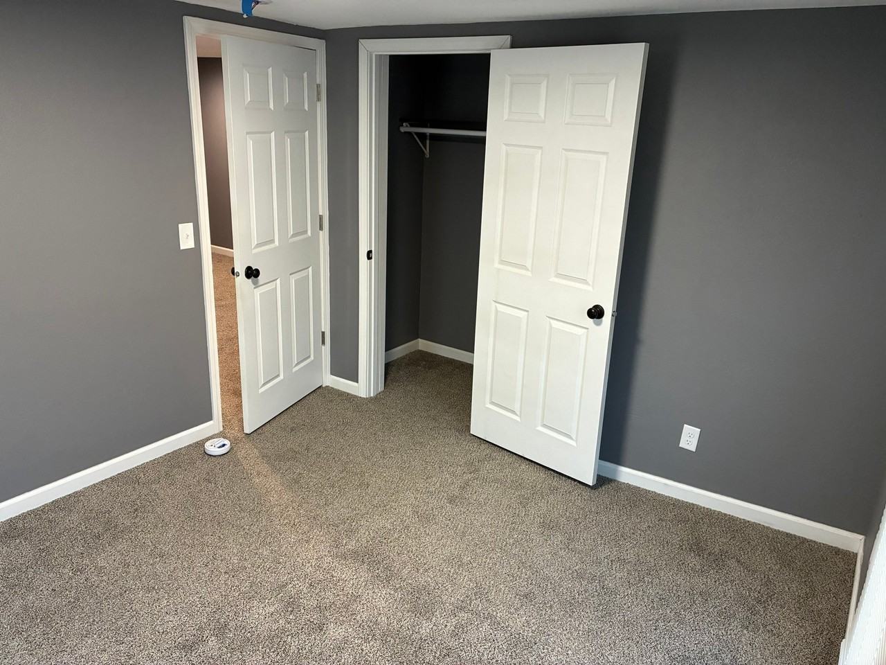 514 S Center St - Photo 3 of 7