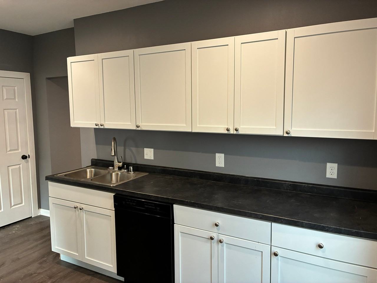 514 S Center St - Photo 4 of 7