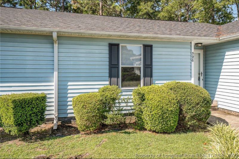 596 Countrytown Dr - Photo 2 of 21