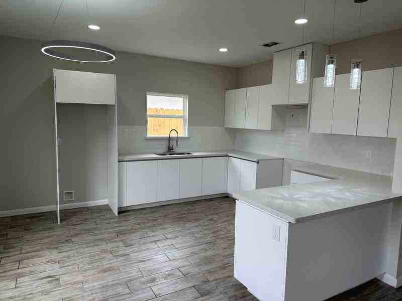1706 Angelina Dr #1 - Photo 2 of 10