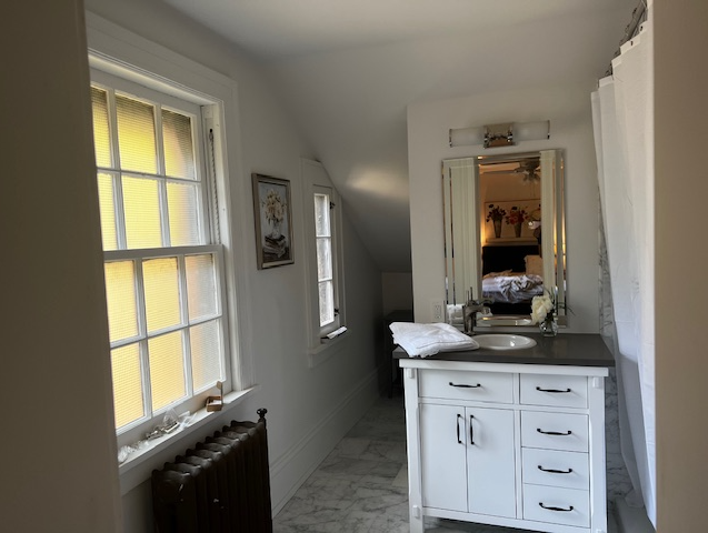 2420 Derbyshire Rd - Photo 6 of 17