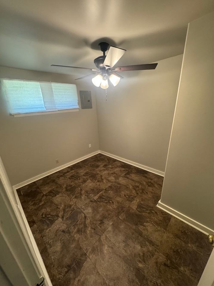 205 E Gleason St - Photo 6 of 11