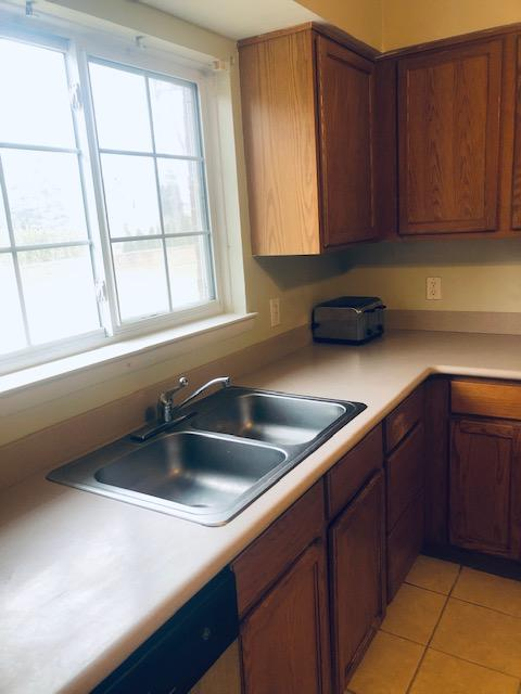 485 Fox Hills Dr N - Photo 3 of 20