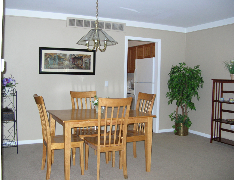 485 Fox Hills Dr N - Photo 4 of 20