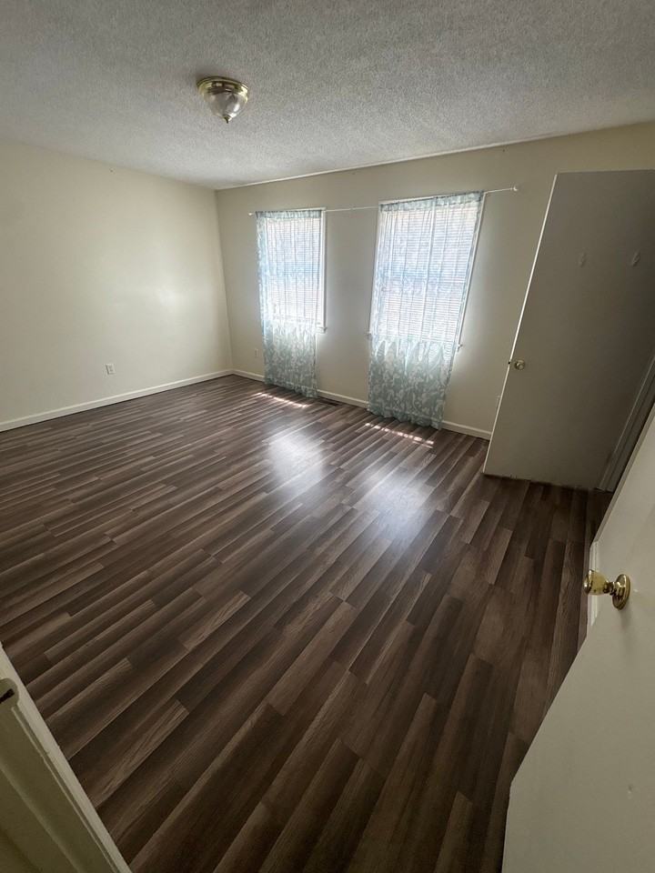 131 Carriage Pl #4