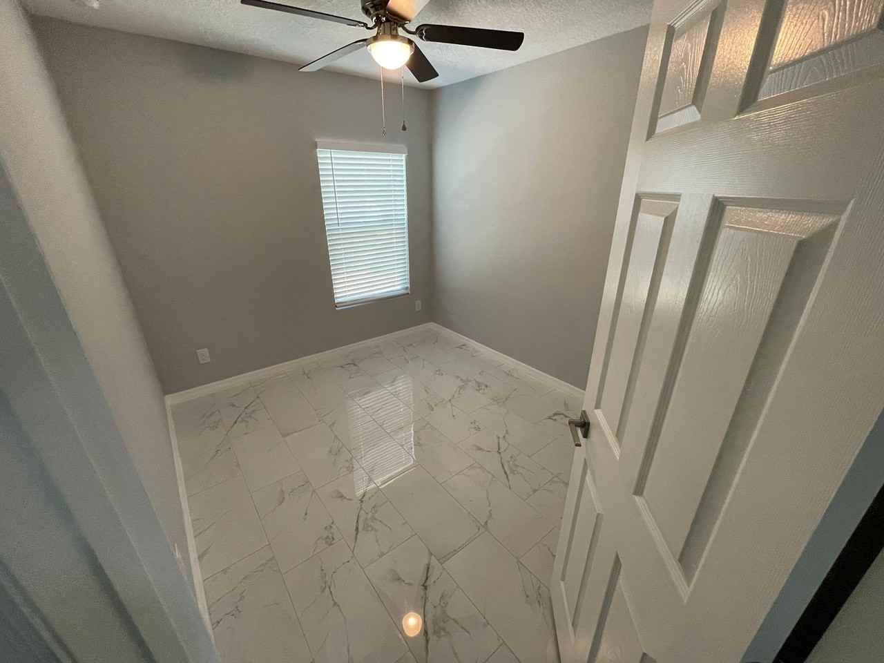 1806 Bay St - Photo 7 of 8