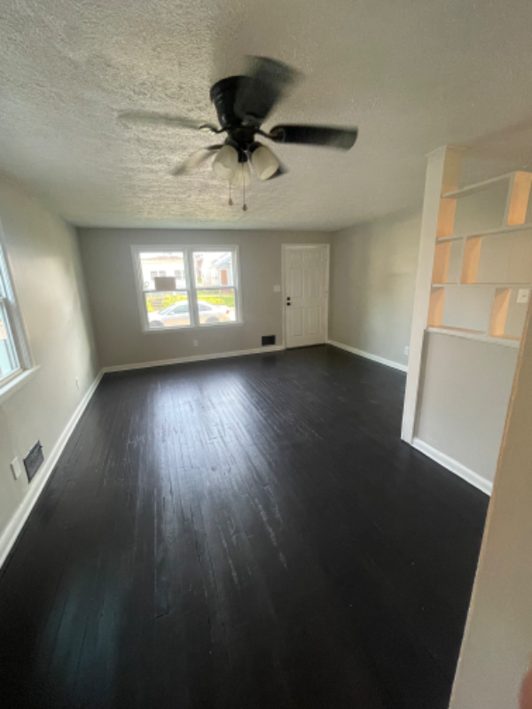 1737 W Gaulbert Ave #1 - Photo 3 of 8