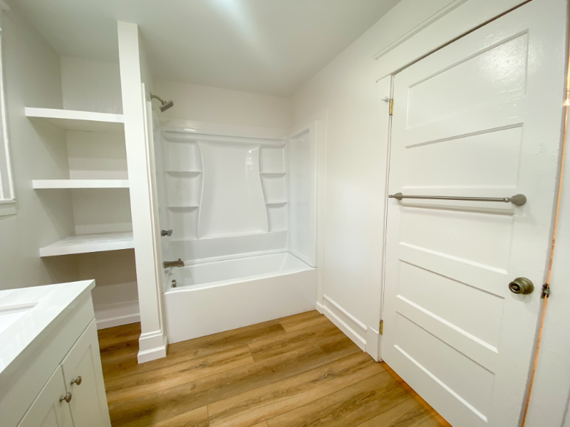 404 Lamont St - Photo 4 of 17