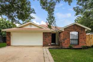 907 Park Place Blvd - Photo 1 of 1