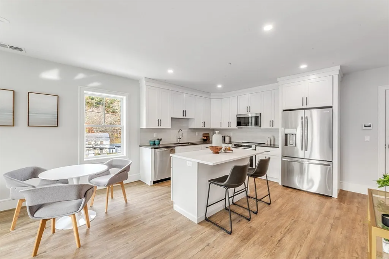 1000 Washington St #201 - Photo 2 of 17