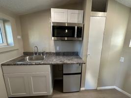 featured image of 180 S Glenwood St #B