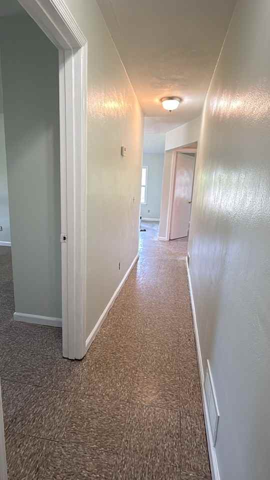 1906 Guenther Rd - Photo 5 of 10