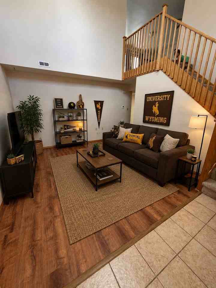 1732 Sanders Dr - Photo 2 of 20