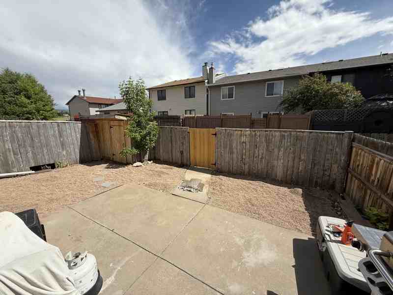 1732 Sanders Dr - Photo 3 of 20