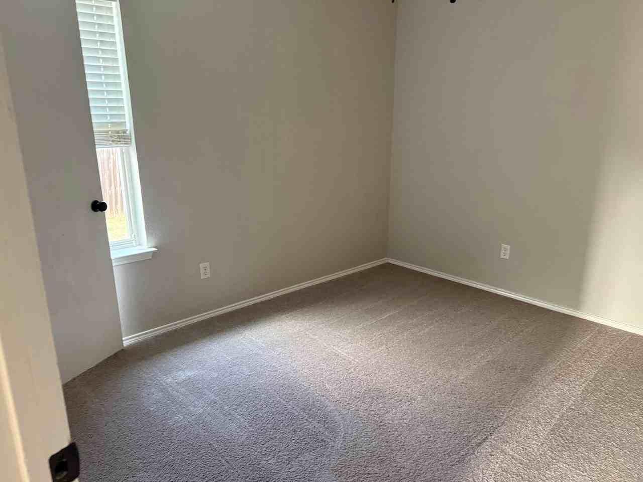 508 Waterford St - Photo 5 of 13