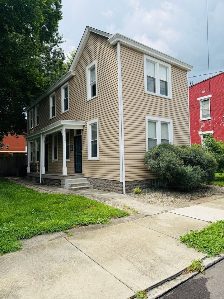 4127 Lakeman St - Photo 2 of 16